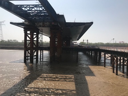 �������-���R���S�Ӵ���Ŀ�ṩҺ��ͬ�����ϵ�y(t��ng)