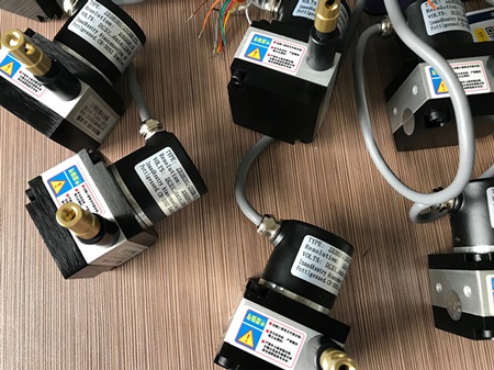 0~10v늉�ݔ�����Kλ�Ƃ�������Μy(c��)���É���